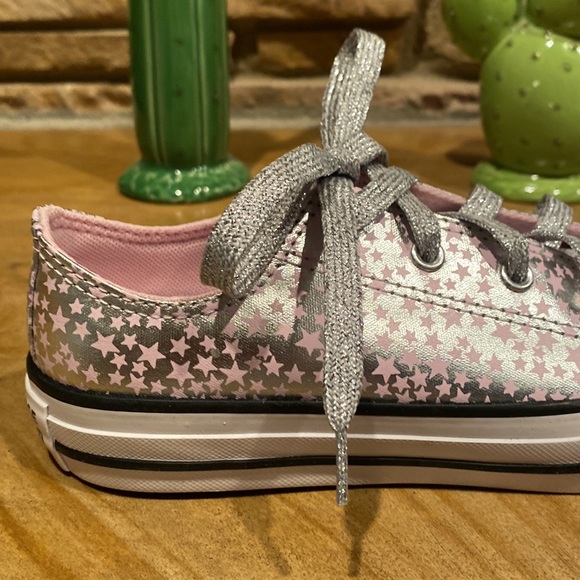 MOVING SALE: NWOB Converse CTAS OX Sneakers 👟! - Picture 6 of 7